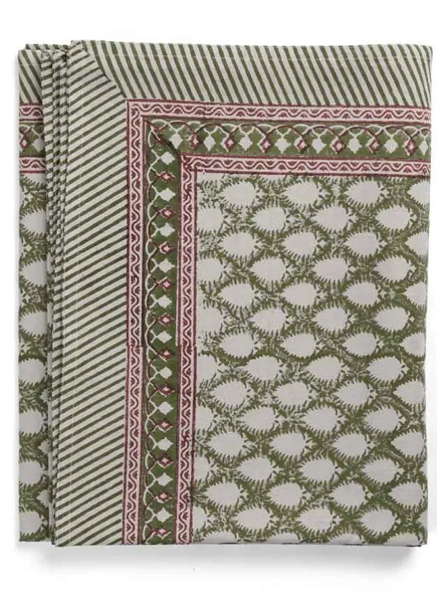 Bordsduk JULDUK Cypress Grön 150×230 cm – Chamois