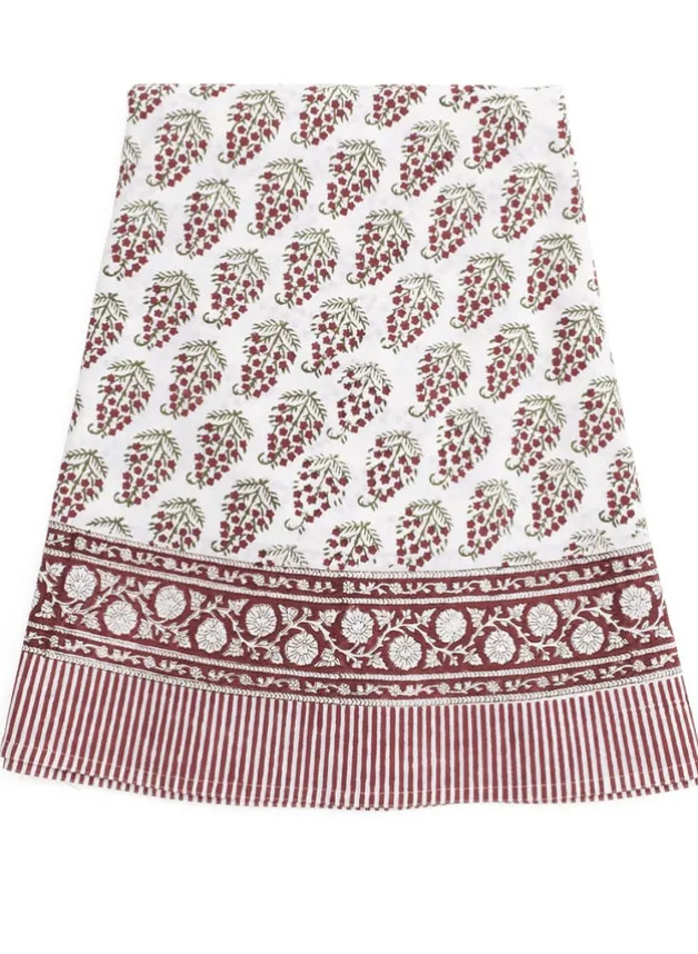 Bordsduk JULDUK Persian Paisley – Röd, Grön & vit – Rund duk Ø220 cm – Chamois