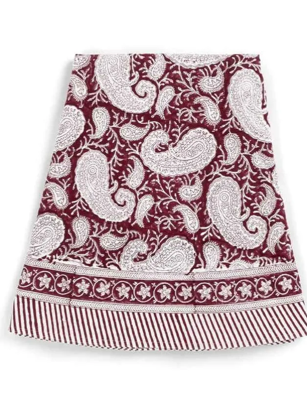 Bordsduk JULDUK Rund Big Paisley Röd Ø 220 cm – Chamois