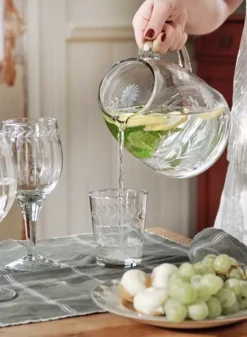 Glaskanna med etsat blomstermönster – 1,5 liter