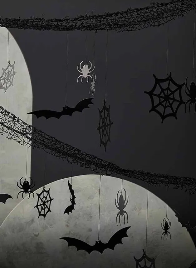 Halloween – Flaggspel med spindlar, fladdermöss och spindelnät