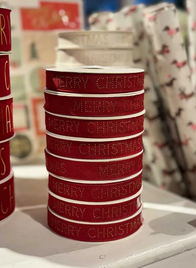Julklappsband, RÖTT presentband Merry Christmas i prickar 15 meter – 15 mm bred