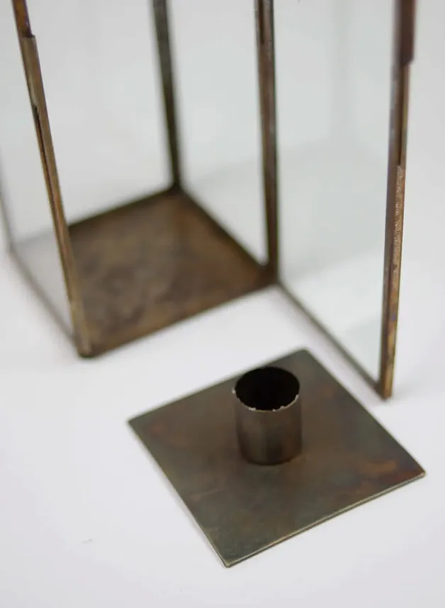 Ljuslykta Samos järn och glas H37x9 cm – O&J
