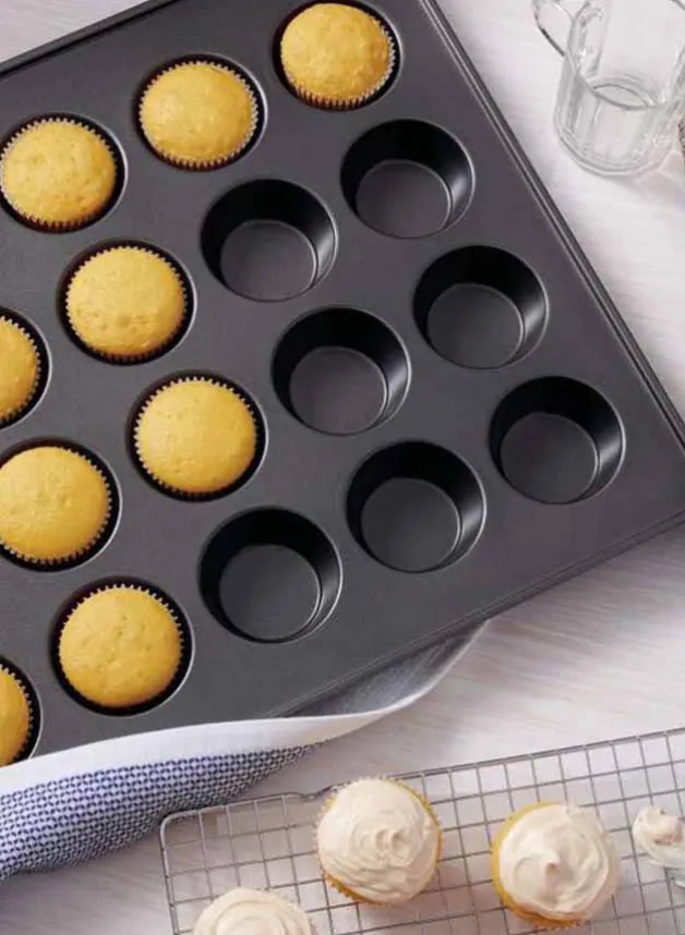 Muffinsplåt Extra stor Premium Non Stick 24 st – Wilton