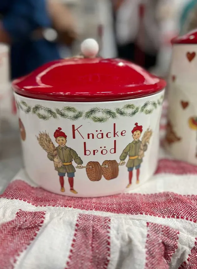 Plåtburk Knäckebröd Aina Ø 20cm – Strömshaga