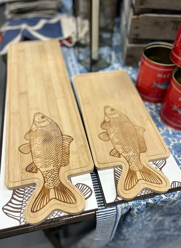 Skärbräda med fiskmönster 40 x 17 cm