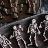 Sockerkaksform Spooky Skeleton 0,4 l – Nordic Ware