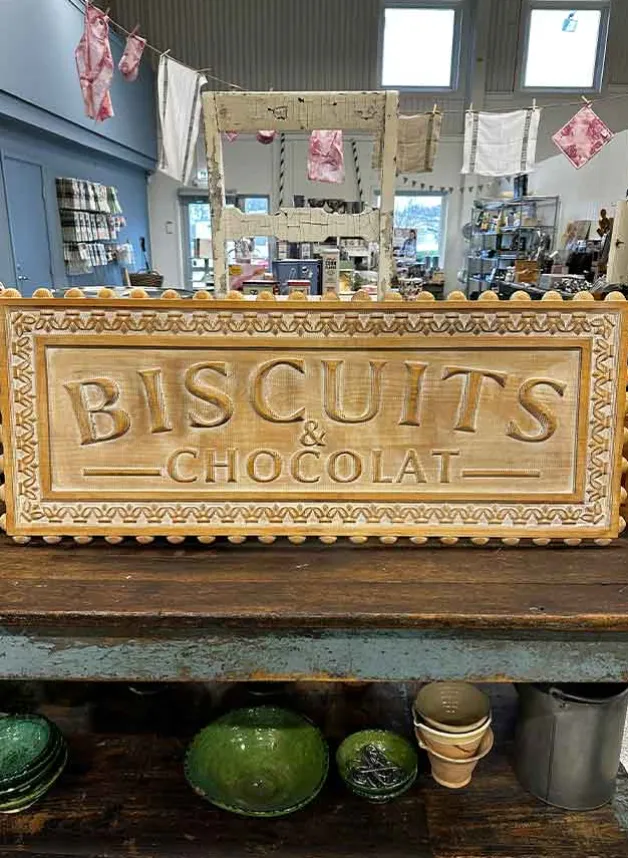 Träskylt Biscuits & Chocolat 120×48 cm – Vintage Design